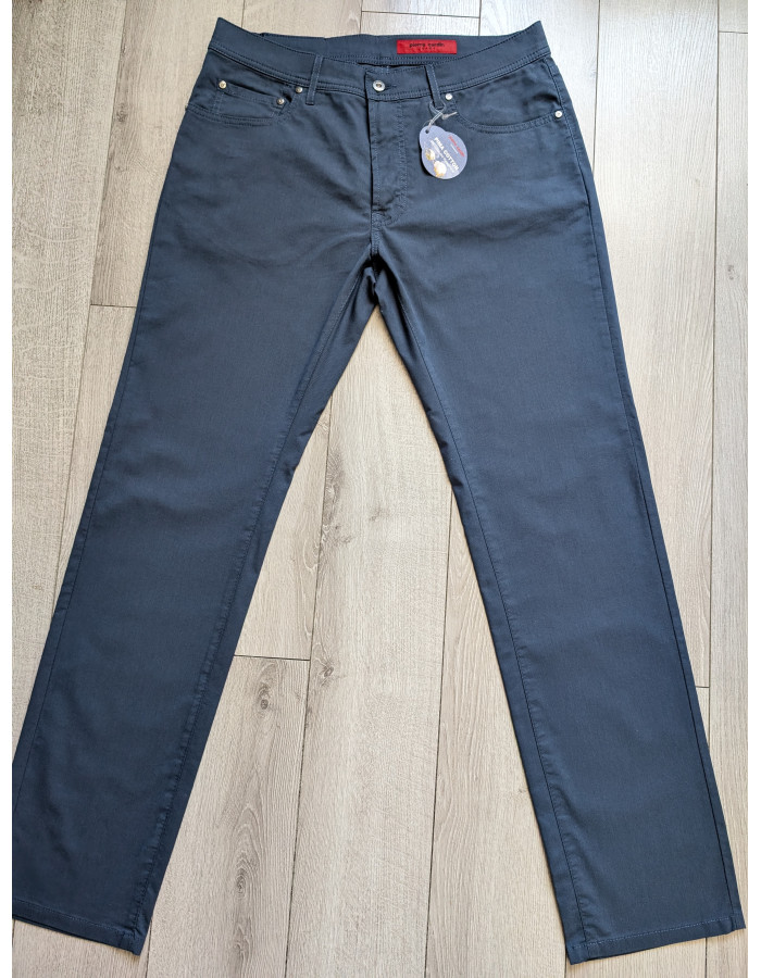 Джинсы Pierre Cardin  1091